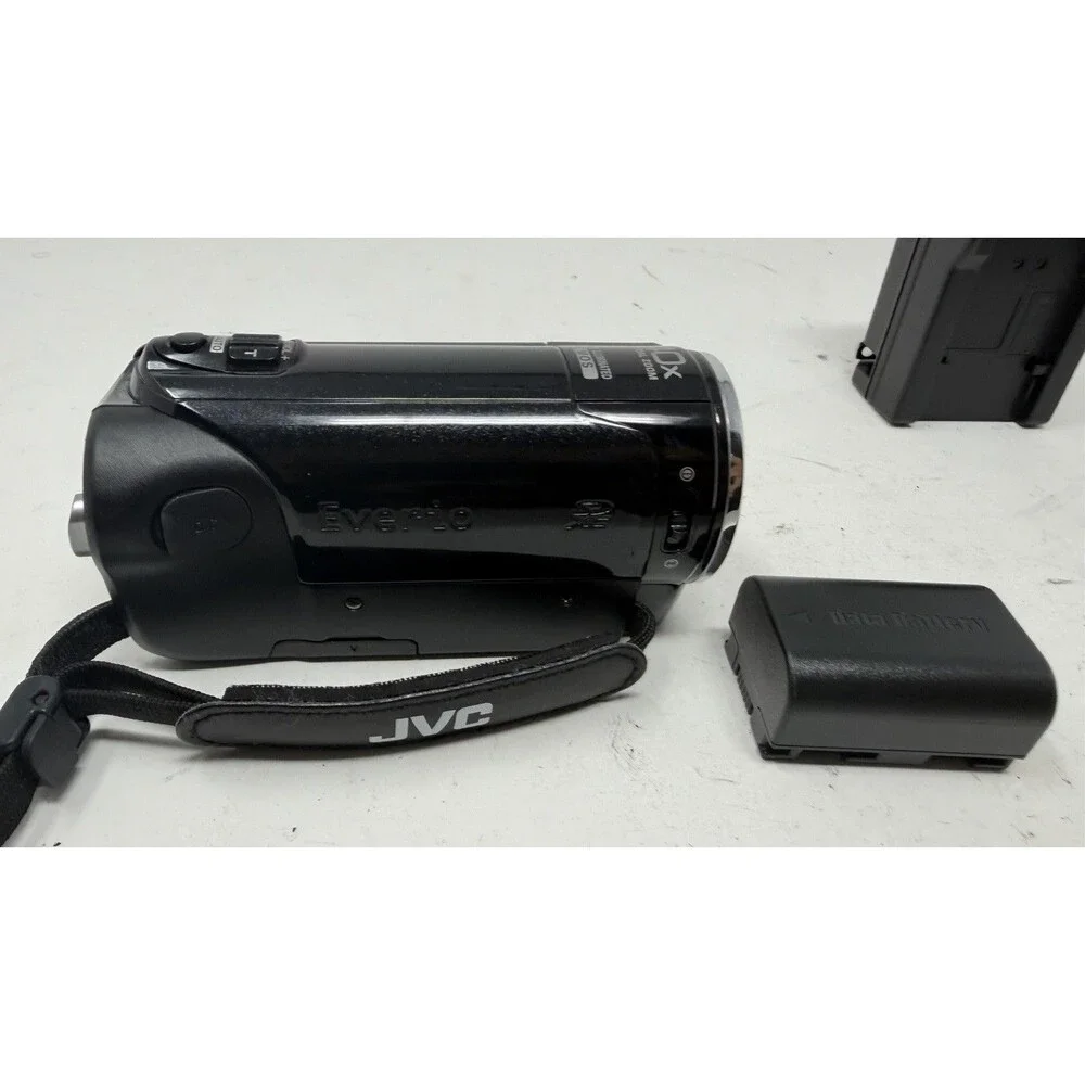 JVC Everio HD SD Camcorder GZ-HM40BU Battery + Charger - TESTED!